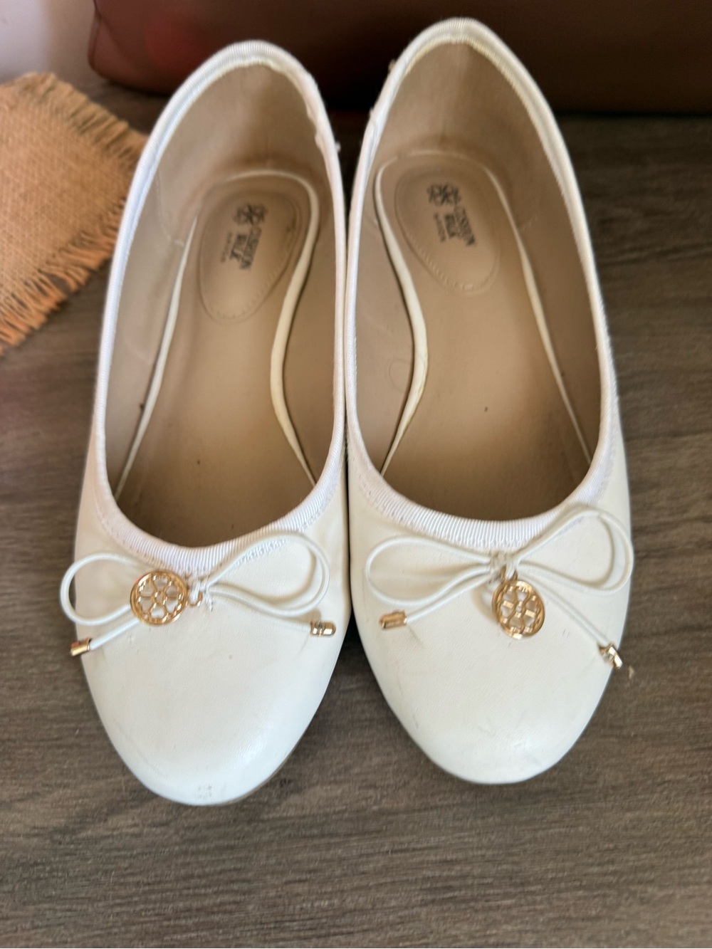 Women’s Cream Ballet Flats with Bow and Gold Accent - size 6